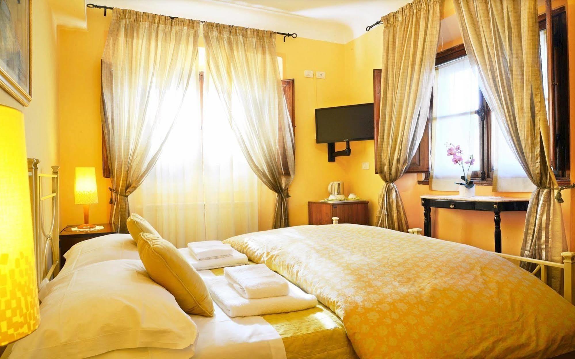 Sani Tourist House 3* Florencia
