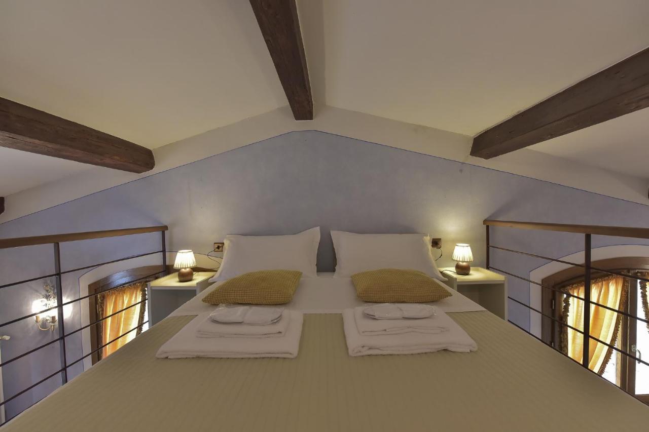 Pensión Sani Tourist House 3*
